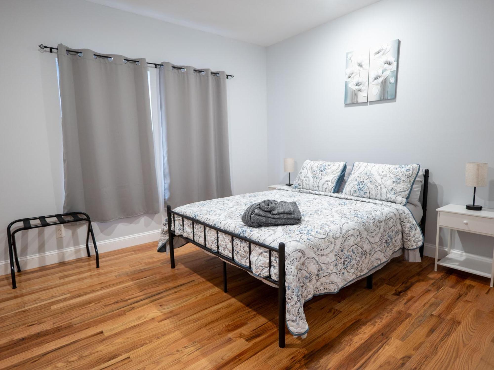 Appartement 4 New Apts - 3 Bed 1st Floor & 3 Bed 2nd Floor - 1 Bed Ground Floor & 1 Bed Ground Floor Near Penn Station Ewr Airport Beth Israel Hospital Nyc