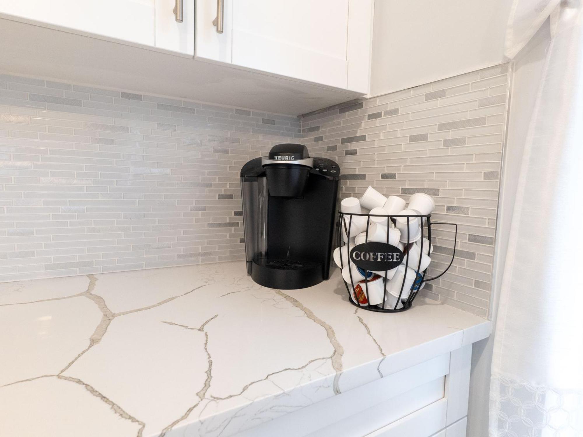4 New Apts - 3 Bed 1st Floor & 3 Bed 2nd Floor - 1 Bed Ground Floor & 1 Bed Ground Floor Near Penn Station Ewr Airport Beth Israel Hospital Nyc * East Orange