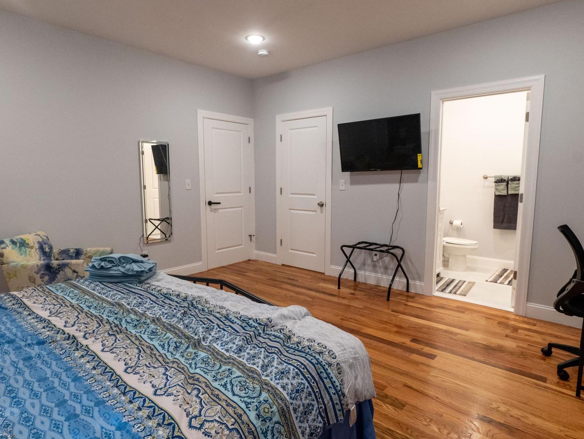 4 New Apts - 3 Bed 1st Floor & 3 Bed 2nd Floor - 1 Bed Ground Floor & 1 Bed Ground Floor Near Penn Station Ewr Airport Beth Israel Hospital Nyc Appartement