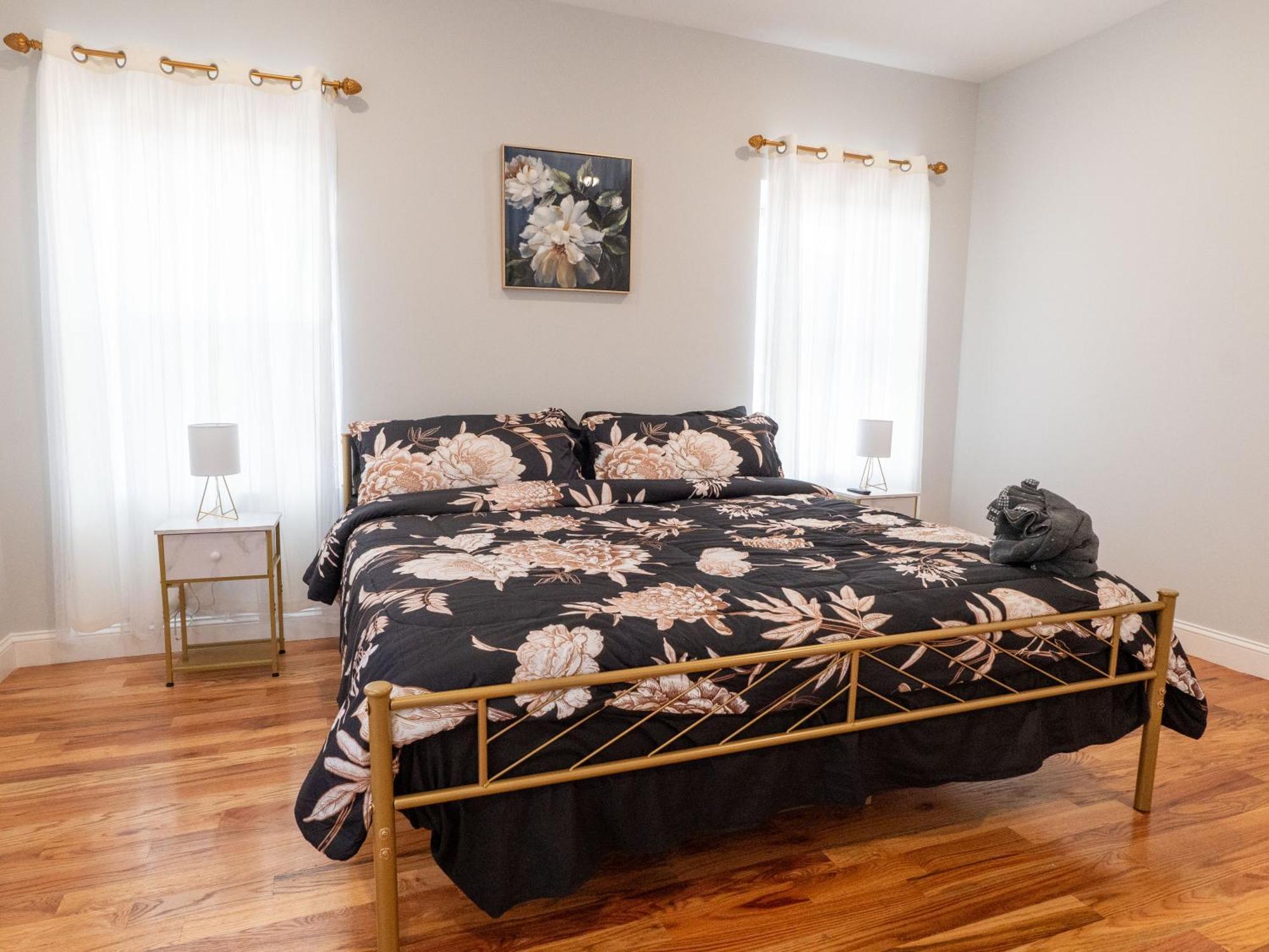 4 New Apts - 3 Bed 1st Floor & 3 Bed 2nd Floor - 1 Bed Ground Floor & 1 Bed Ground Floor Near Penn Station Ewr Airport Beth Israel Hospital Nyc East Orange