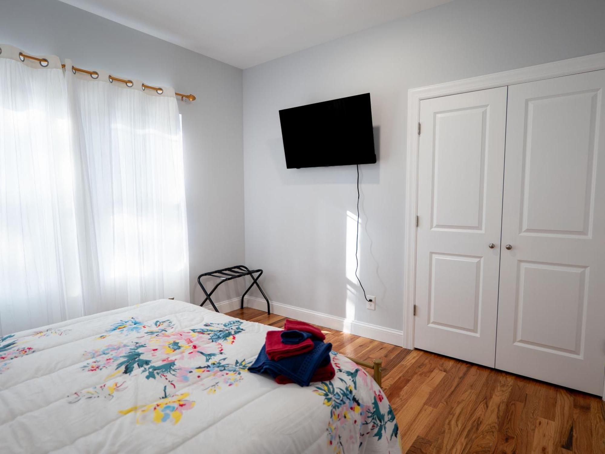 4 New Apts - 3 Bed 1st Floor & 3 Bed 2nd Floor - 1 Bed Ground Floor & 1 Bed Ground Floor Near Penn Station Ewr Airport Beth Israel Hospital Nyc Appartement
