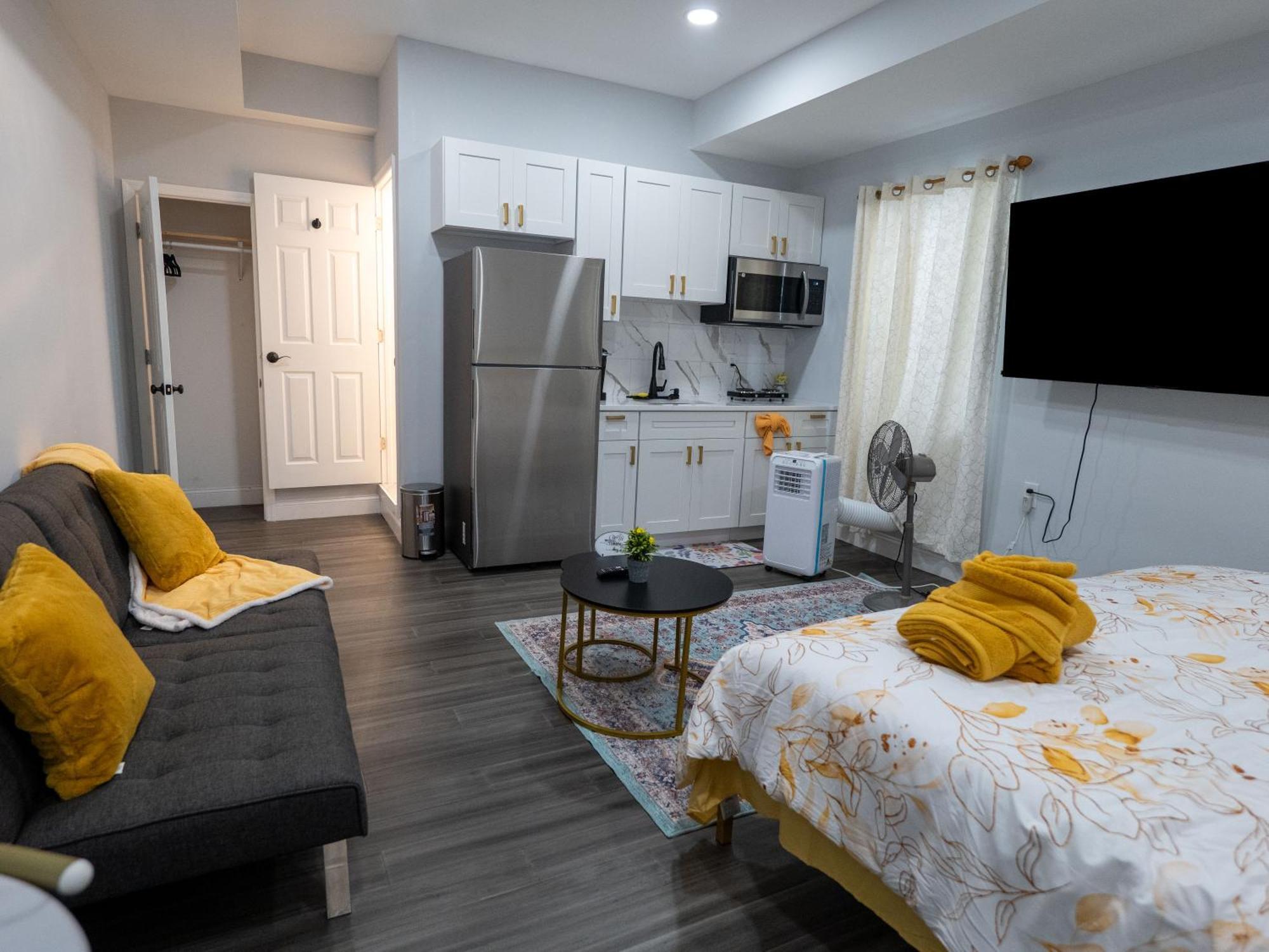 4 New Apts - 3 Bed 1st Floor & 3 Bed 2nd Floor - 1 Bed Ground Floor & 1 Bed Ground Floor Near Penn Station Ewr Airport Beth Israel Hospital Nyc * East Orange