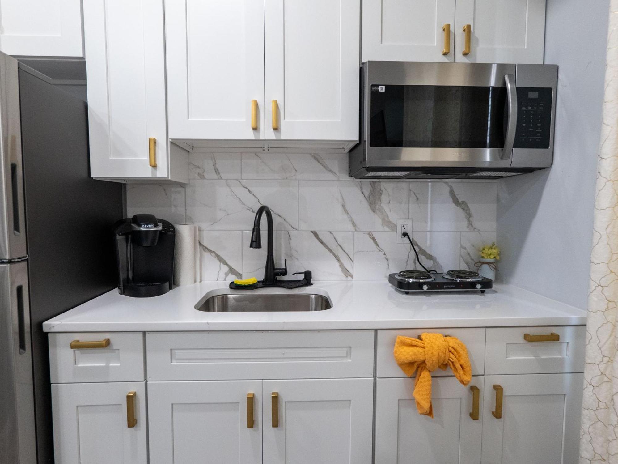4 New Apts - 3 Bed 1st Floor & 3 Bed 2nd Floor - 1 Bed Ground Floor & 1 Bed Ground Floor Near Penn Station Ewr Airport Beth Israel Hospital Nyc Appartement East Orange