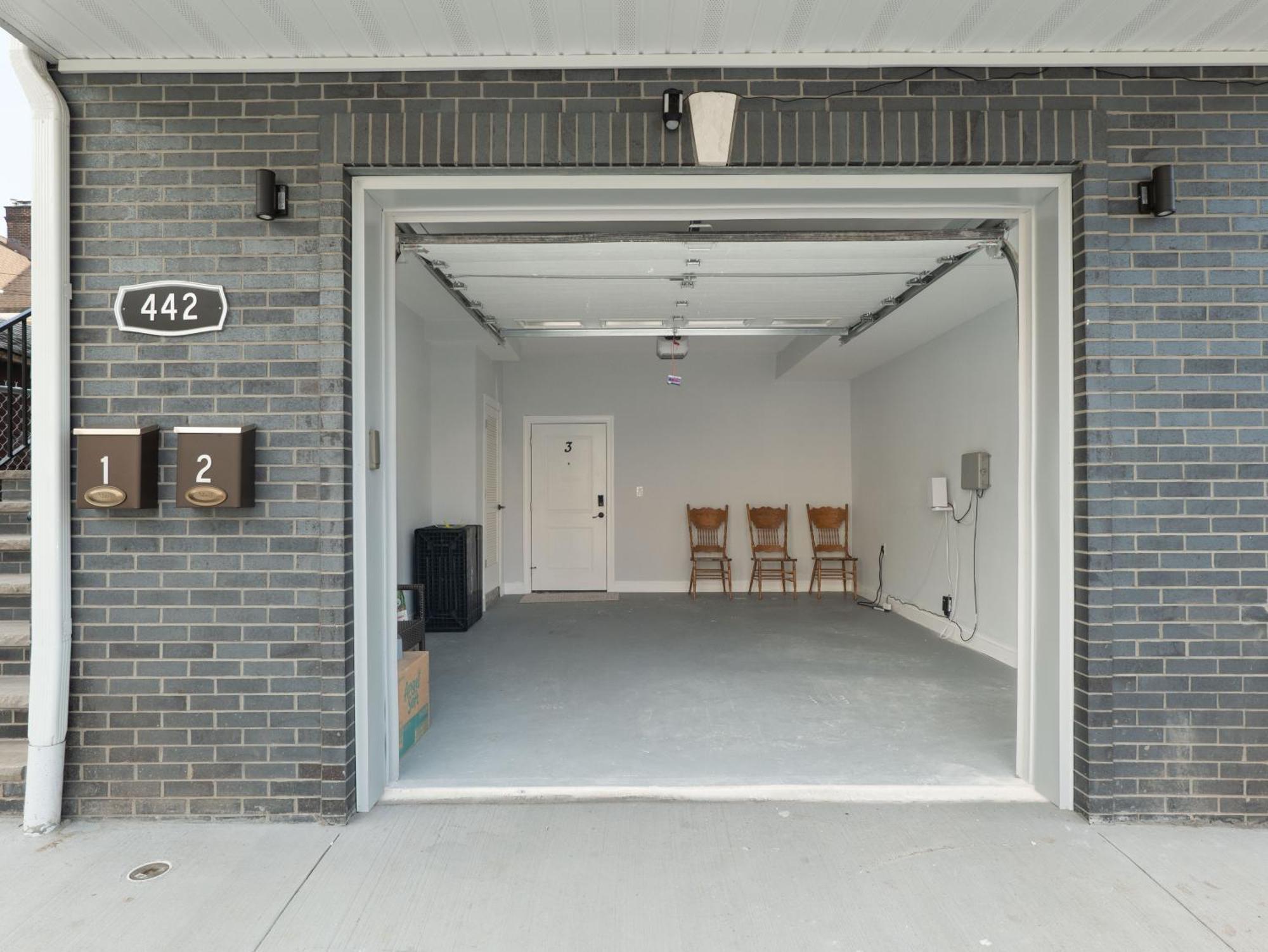 4 New Apts - 3 Bed 1st Floor & 3 Bed 2nd Floor - 1 Bed Ground Floor & 1 Bed Ground Floor Near Penn Station Ewr Airport Beth Israel Hospital Nyc * East Orange